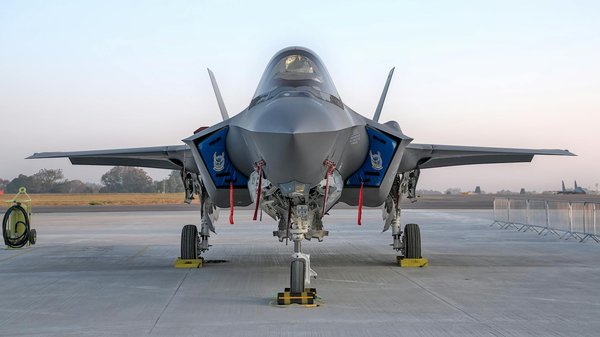 What's the Best Strategy for Shopping High Street Fashion on a Budget in London?