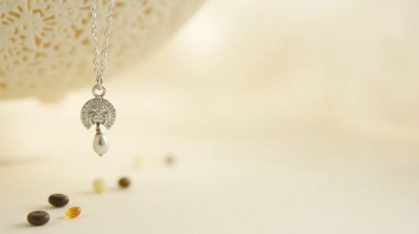 Sterling silver charms: discover unique designs for your jewelry